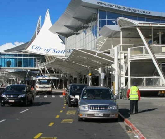 cheap airport transportation services Auckland